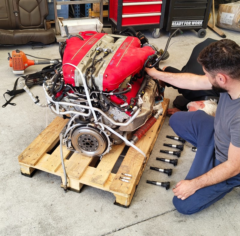 Kuidas müüa Ferrari 812 Superfasti 6,5-liitrist V12 mootorit Ameerikasse?