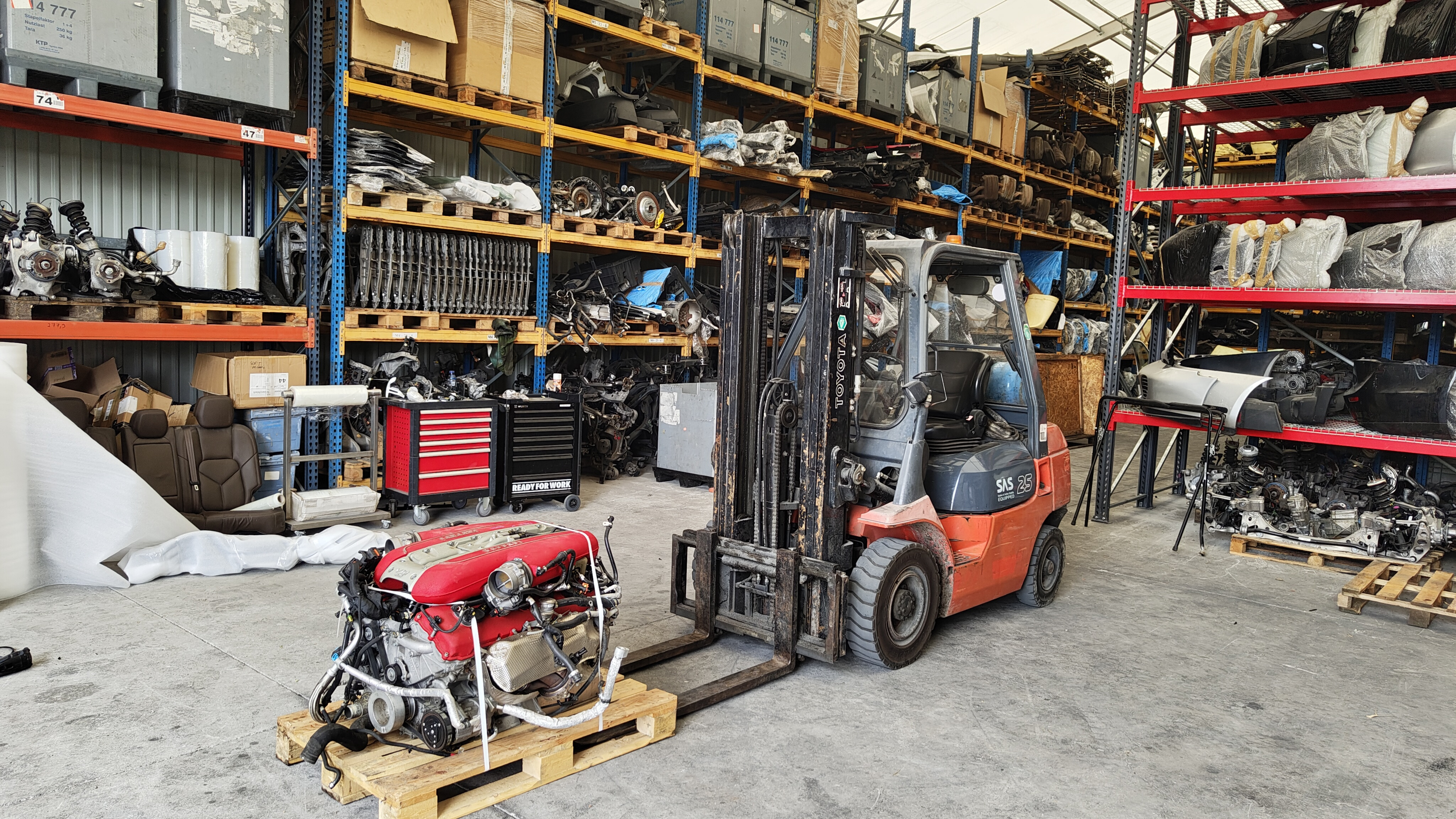 Kuidas müüa Ferrari 812 Superfasti 6,5-liitrist V12 mootorit Ameerikasse?